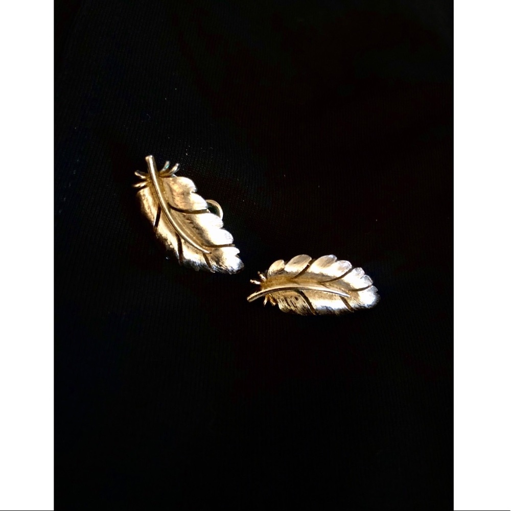 Vintage Pewter/Silver Coated Leaf Clip-On Earrings